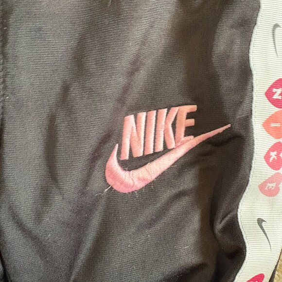 Nike Track Suit Sweater & Pants  Black Pink 2T Toddler Girls Hearts - Picture 6 of 9
